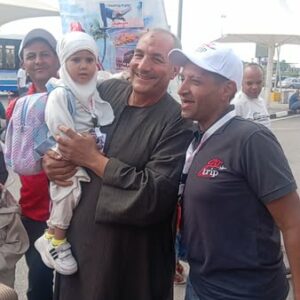 أولى رحلات العمرة للموسم الجديد: بداية روحانية من مطار القاهرة إلى بيت الله الحرام